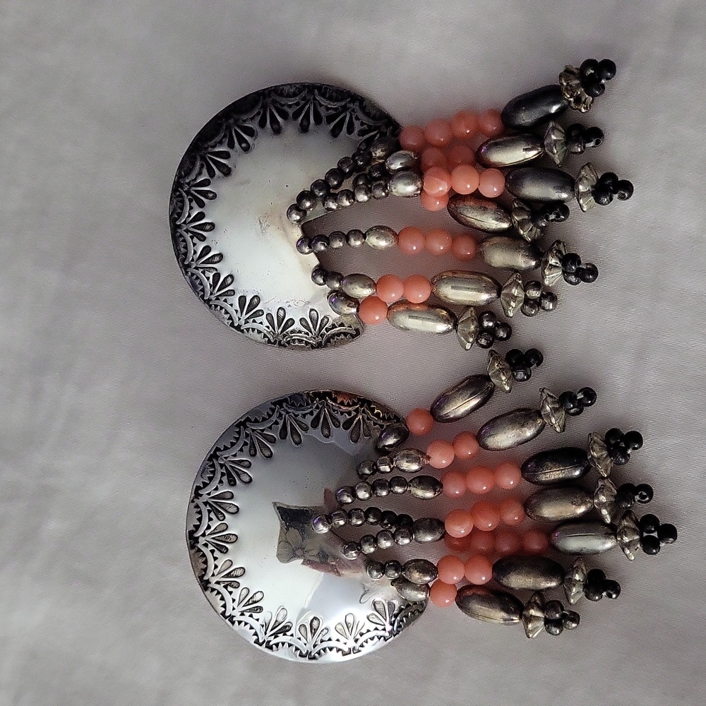 Silver pierced earrings with coral like beads